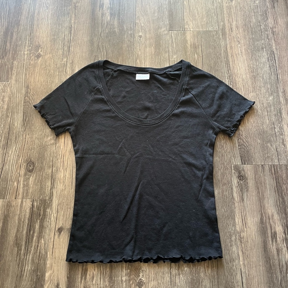 ⚡️3/$25⚡️ Abound Black Scoop Neck T-Shirt with Ruffled Hems Sz M